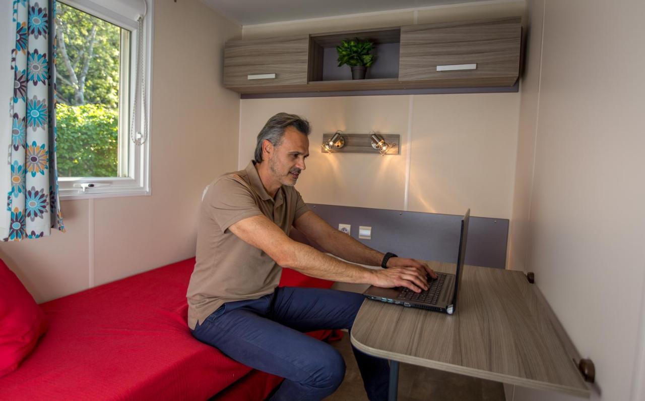 Camping Marina Plage Vitrolles  Ngoại thất bức ảnh