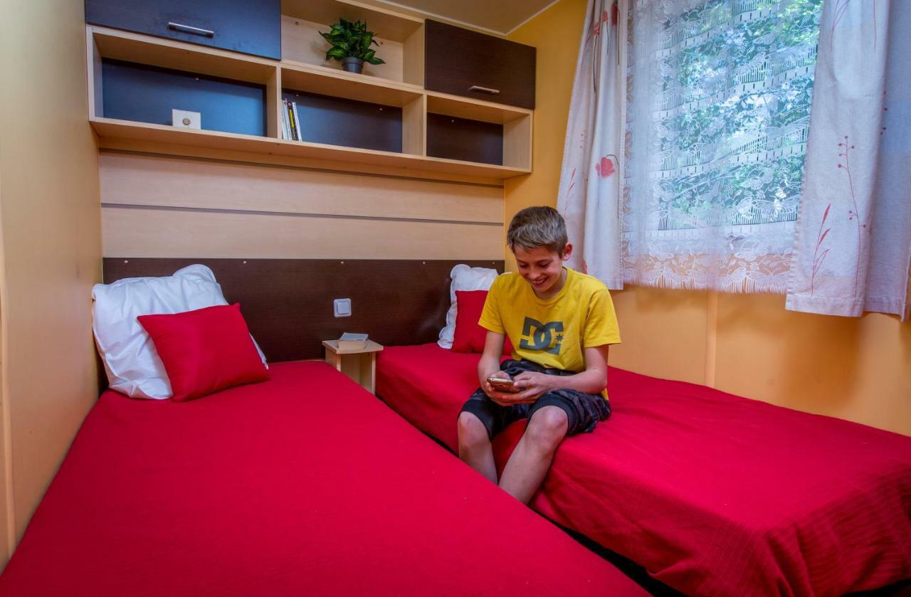 Camping Marina Plage Vitrolles  Ngoại thất bức ảnh