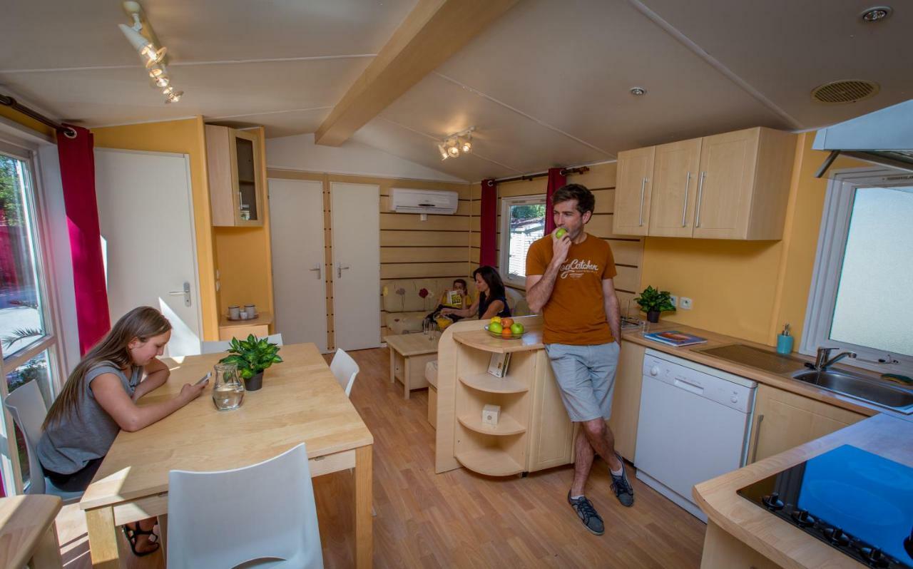 Camping Marina Plage Vitrolles  Ngoại thất bức ảnh